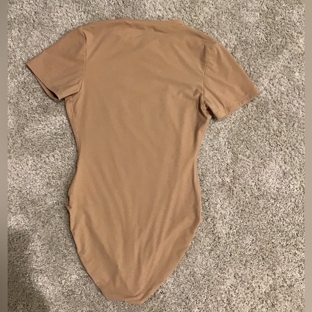 SKIMS Fits Everybody T-Shirt Bodysuit | Clay - Picture 7 of 7